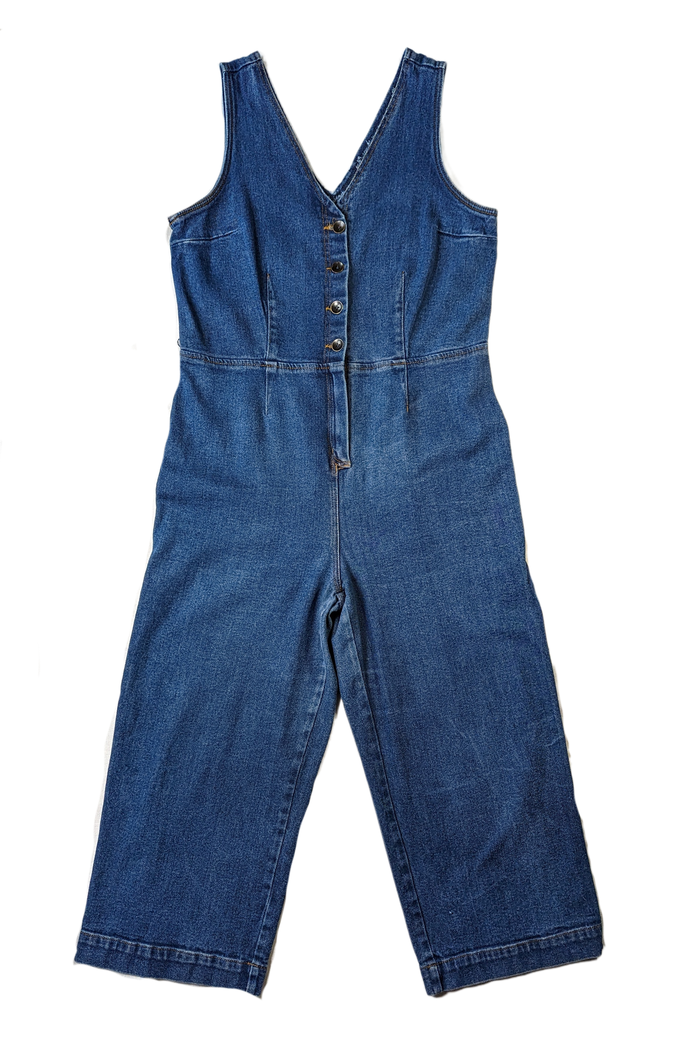 Universal Thread Wide Leg Denim JumperWhat a great jumper.  Wear this alone or with a cute top underneath.  Super versatile!