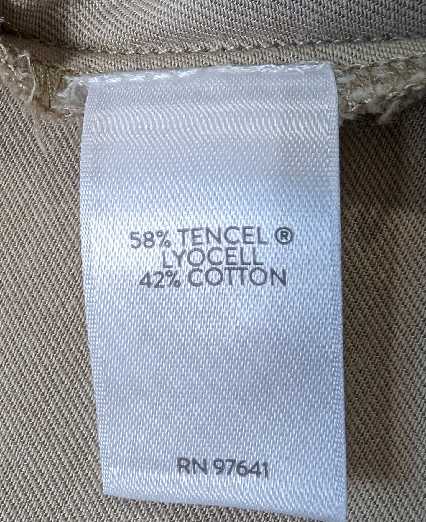 J. Jill Khaki Tunic Dress Long Sleeve with Pocket Size Large J. Jill Khaki Tunic Dress Long Sleeve with Pocket Size Large
Wear it as a dress, or a shirt, or a light jacket!  This item has so many uses, and the neutral color wi