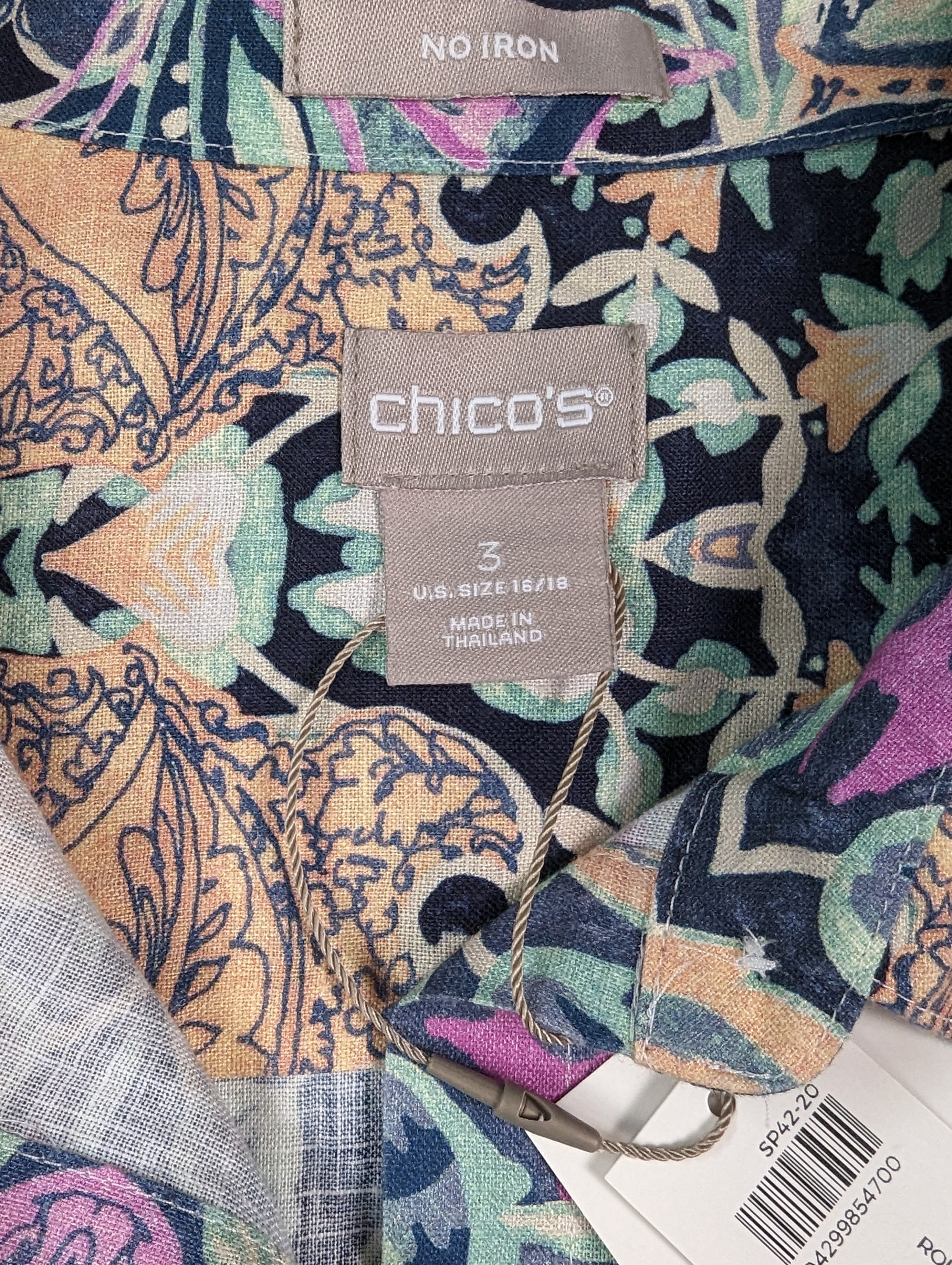 Chico's Floral Print Linen Blouse - NWT The beautiful print of this blouse makes it a perfect addition to your spring/summer wardrobe.  It will look perfect paired with white pants and sandals, or with a pBlouseChico's Floral Print Linen Blouse - NWTFloral Print Linen Blouse - NWT