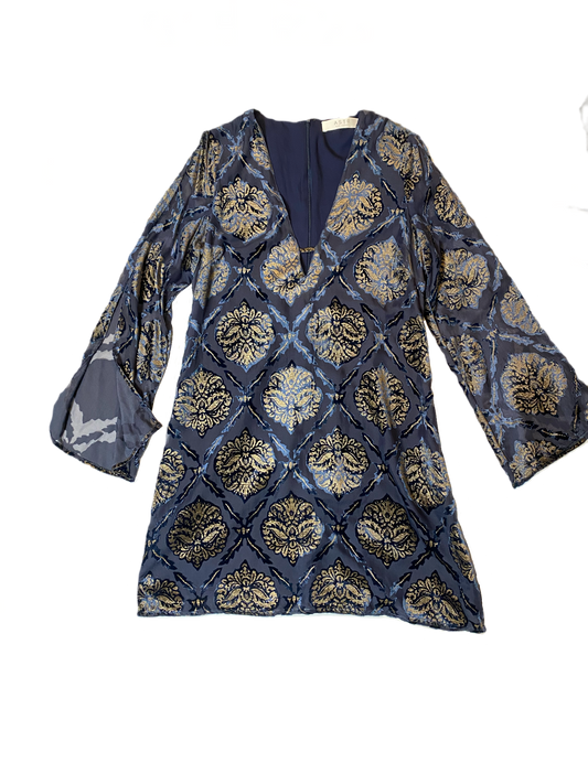 ASTR Blue & Gold Velvet Burn-out Tunic DressThis delicate blue with gold velvet bun-out dress has a V-neck with long sleeves with slits.
Wear dressed up with heels, or dressed down with knee highs and chunky l