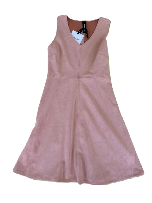 Agnes & Dora Peach Faux Suede dress - NWTEmbrace your playful side with this NWT Agnes &amp; Dora Peach Faux Suede dress. The faux suede material adds a touch of luxury while the fit and flare design accent