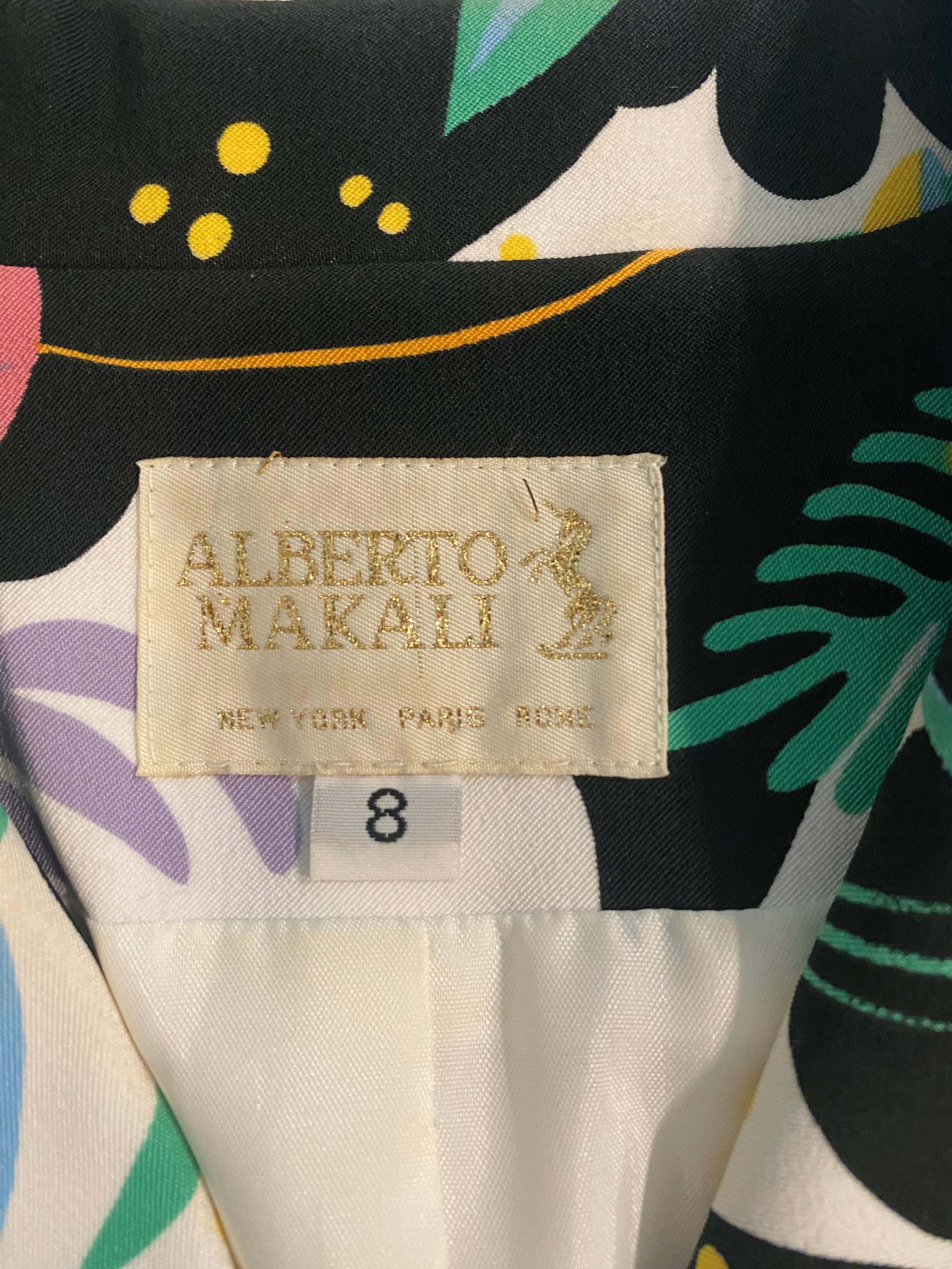 Alberto Makali Multicolor Structured Short Lined Floral Print JacketThe colors in this jacket make it ideal for any time of year.
Wear this with jeans and heels or over a short black dress for a night out.