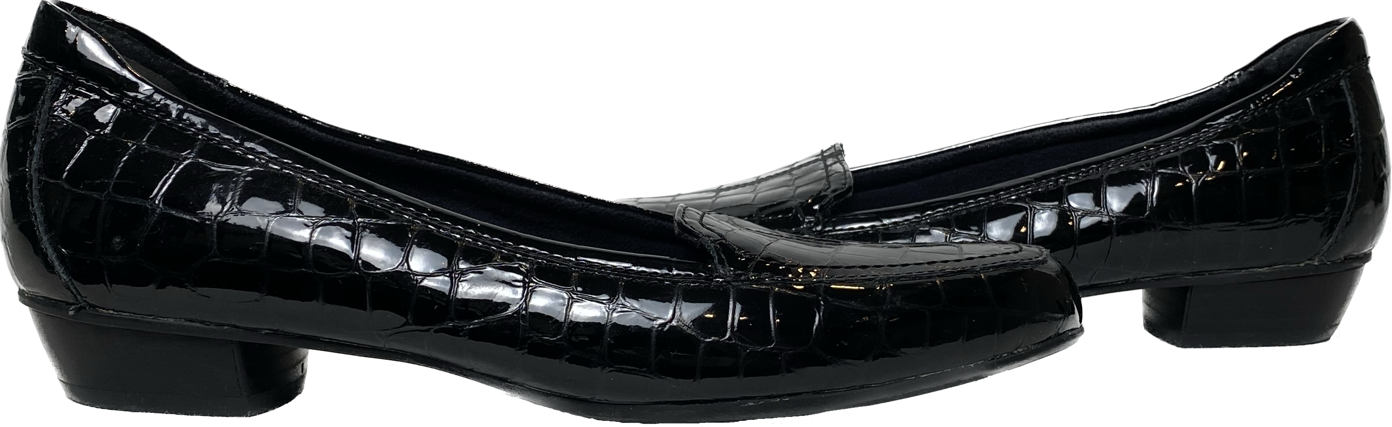 Clarks Everyday Croc Embossed Patent Leather Loafers  Effortlessly elevate your everyday look with our Clarks Everyday Croc Embossed Patent Leather Loafers. Crafted 