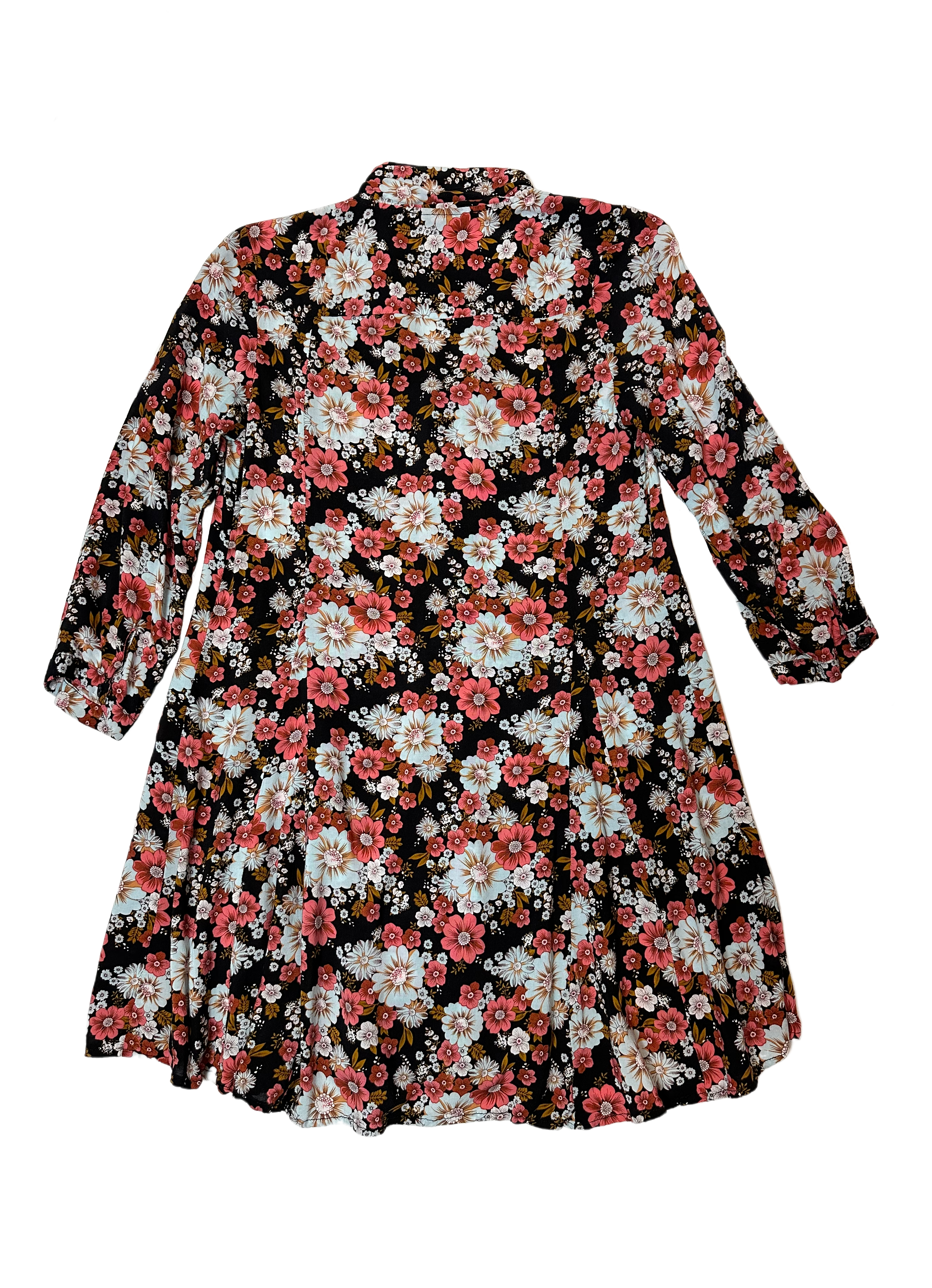 Forever 21 Black Floral Long Tunic with Tie at NeckWear this pretty floral tunic with leggings and sandals for a brunch date, or toss on heels for a night at the movies.Forever 21 Black Floral Long TunicShirt