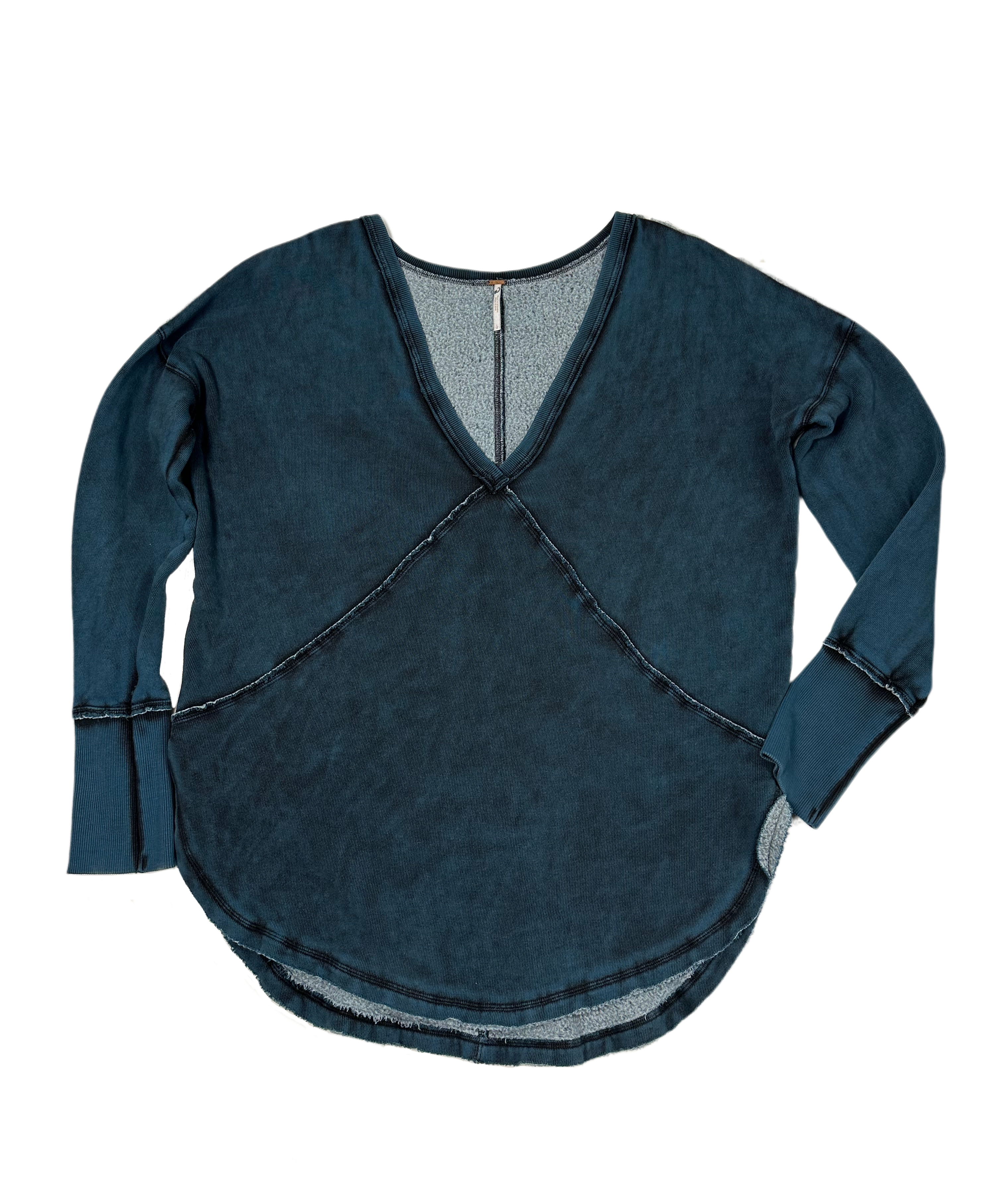 Free PeopleWrap yourself in coziness with this Free People Pull Over V-neck Fleece Shirt! This snuggly shirt features raw hems and a black wash for a look that's effortlessly cSweatshirtFree People Pull Over V-neck Fleece ShirtFree People Pull