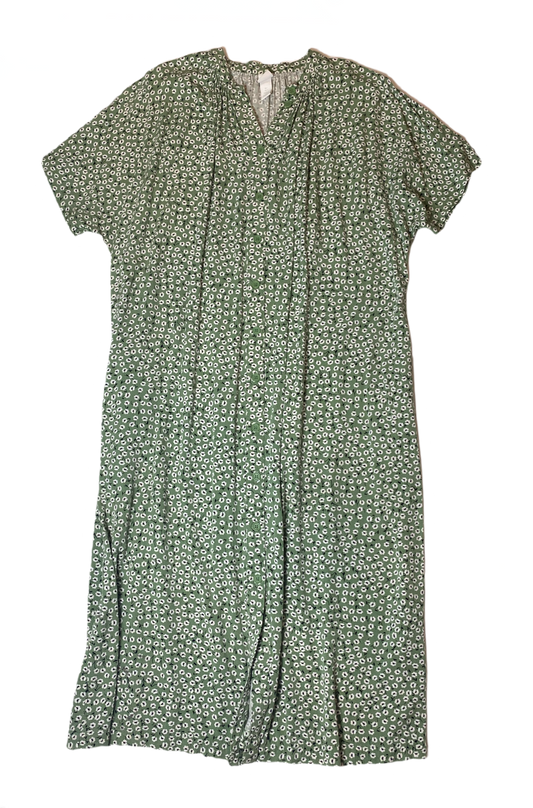 H&M Short Sleeve Green Dress with Floral Print Size Large Effortlessly stylish and versatile, the H&M Short Sleeve Green Dress with Floral Print is a must-have additi