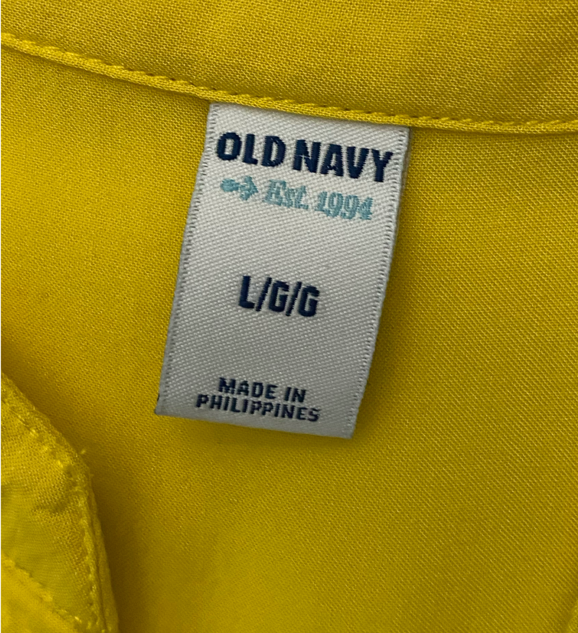 Old Navy Yellow Sleeveless Shirt Old Navy yellow sleeveless button front notch collar shirt with front pockets.