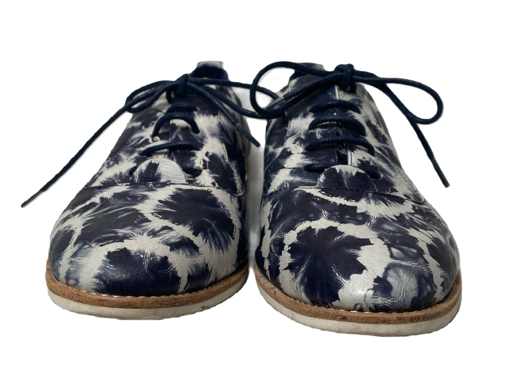 Black Sheep Empire LEE Blue & White Oxford LoafersBlack Sheep Empire blue &amp; white loafers. 

Navy tie-dye leather upper
Navy leather lining
4mm insole padding 
Leather and white rubber soles
Blue waxed cotton la