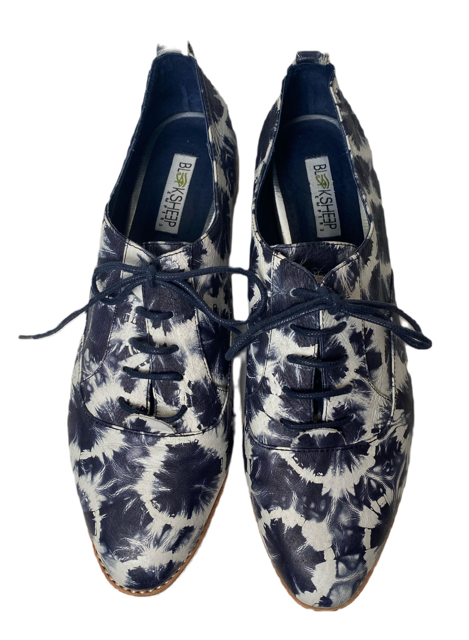 Black Sheep Empire LEE Blue & White Oxford LoafersBlack Sheep Empire blue &amp; white loafers. 

Navy tie-dye leather upper
Navy leather lining
4mm insole padding 
Leather and white rubber soles
Blue waxed cotton la