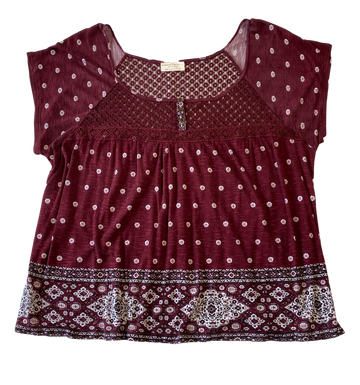 Bobbie Brooks Short Sleeve Crochet-neck Top Size 2x  Add a touch of fun to your wardrobe with the Bobbie Brooks Short Sleeve Crochet-neck Top! This playful top featu