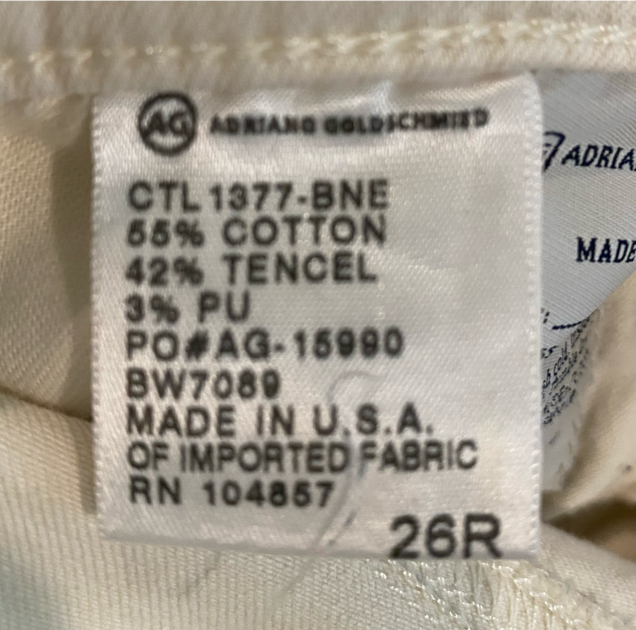 AG Adriano Goldschmied White Jeans Size 26R  Get ready to strut your stuff in these AG Adriano Goldschmied White Jeans! With a five pocket style and straight leg cut