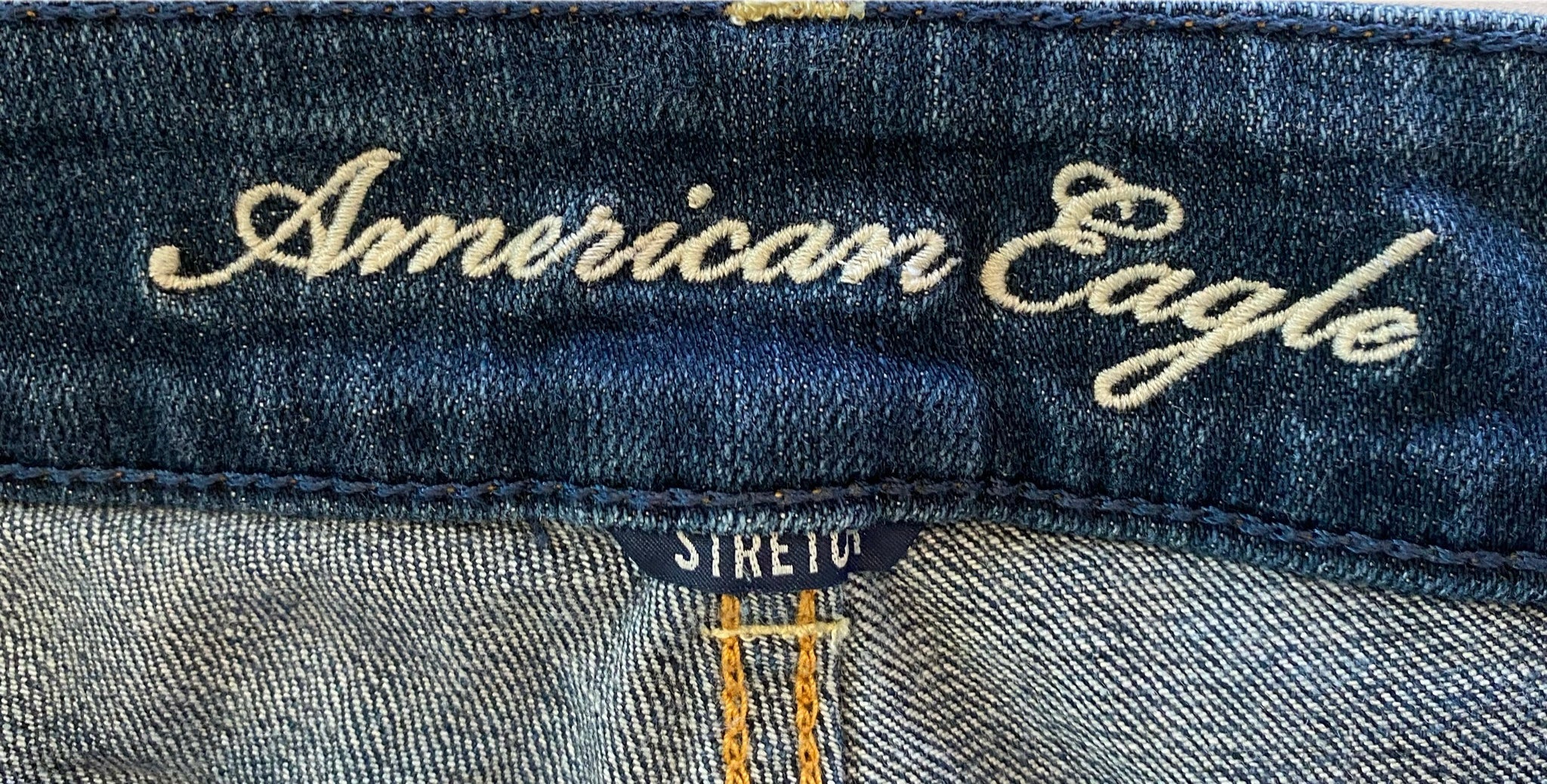 America Eagle Artist Cropped Jeans American Eagle Artist cropped blue denim jeans..