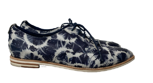 Black Sheep Empire LEE Blue & White Oxford LoafersBlack Sheep Empire blue &amp; white loafers. 

Navy tie-dye leather upper
Navy leather lining
4mm insole padding 
Leather and white rubber soles
Blue waxed cotton la