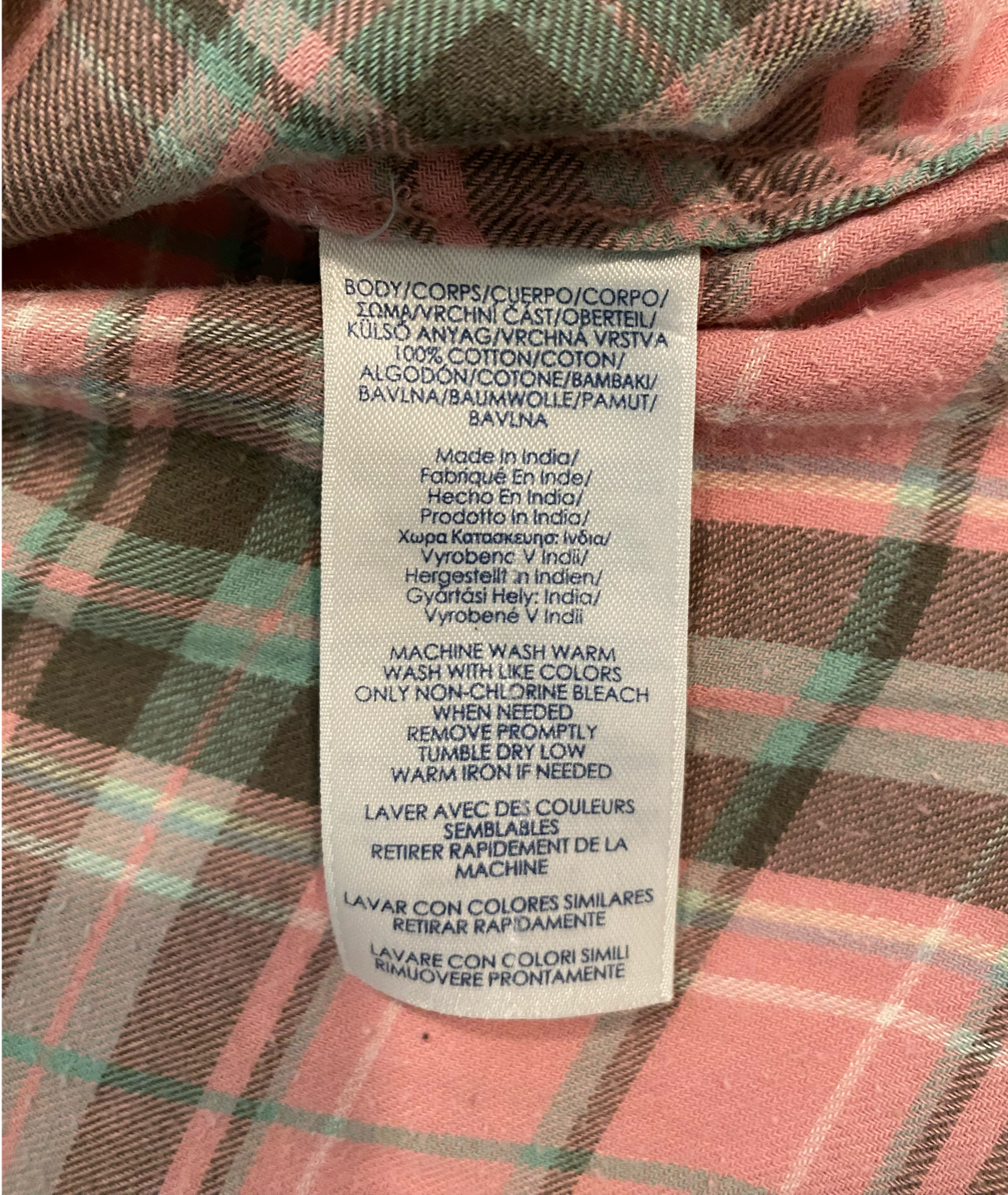 Chaps Soft Pink Plaid Flannel Soft pink with green and white plaid flannel.
Add jeans and sneakers for an easy Fall day out.