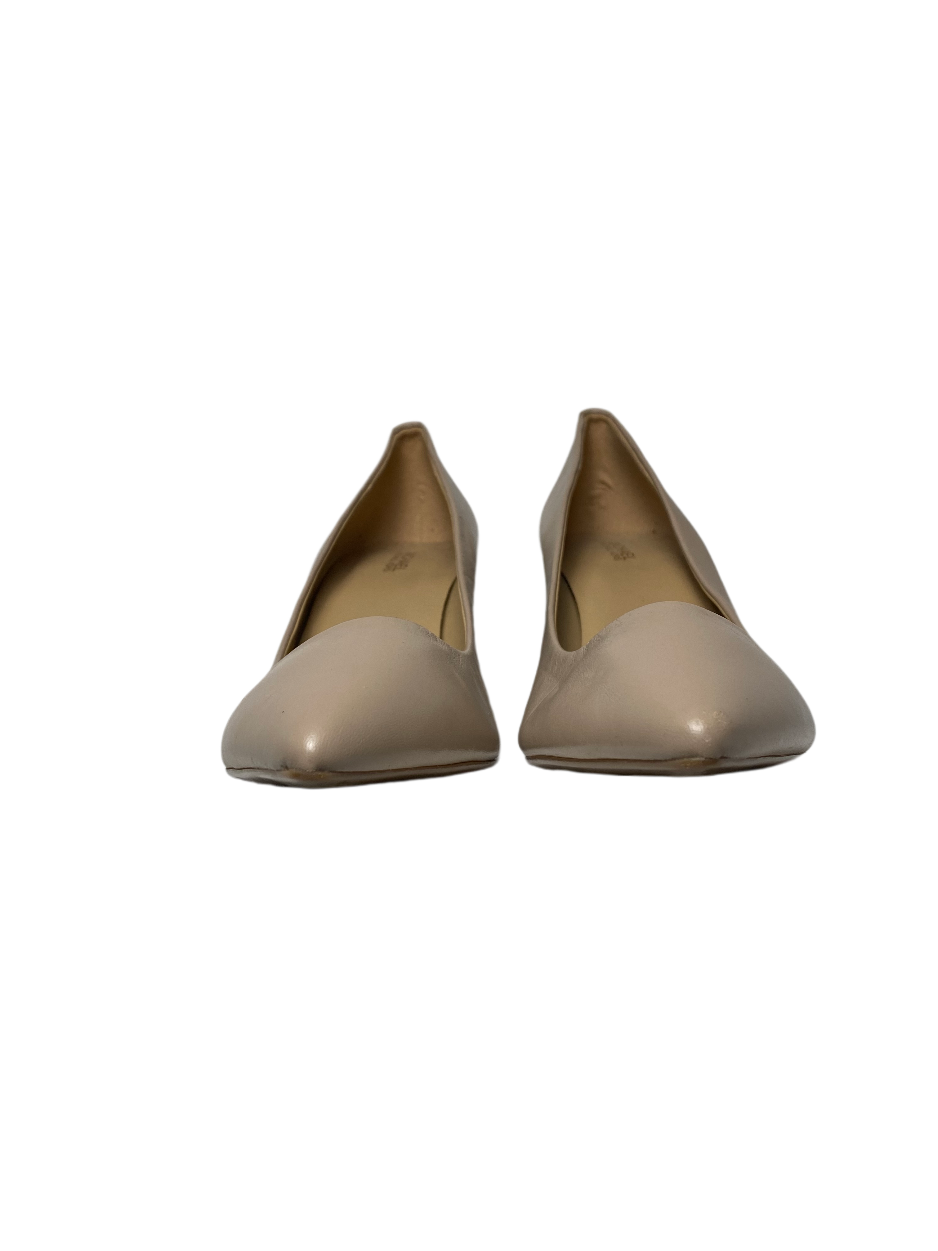 Michael Kors Nude Leather Pointed Toe PumpsPerfect shoes for that every day elevated basic. Wear to work or a casual night out.
Note: Two small holes on outside of left shoe.  Price is marked accordingly.