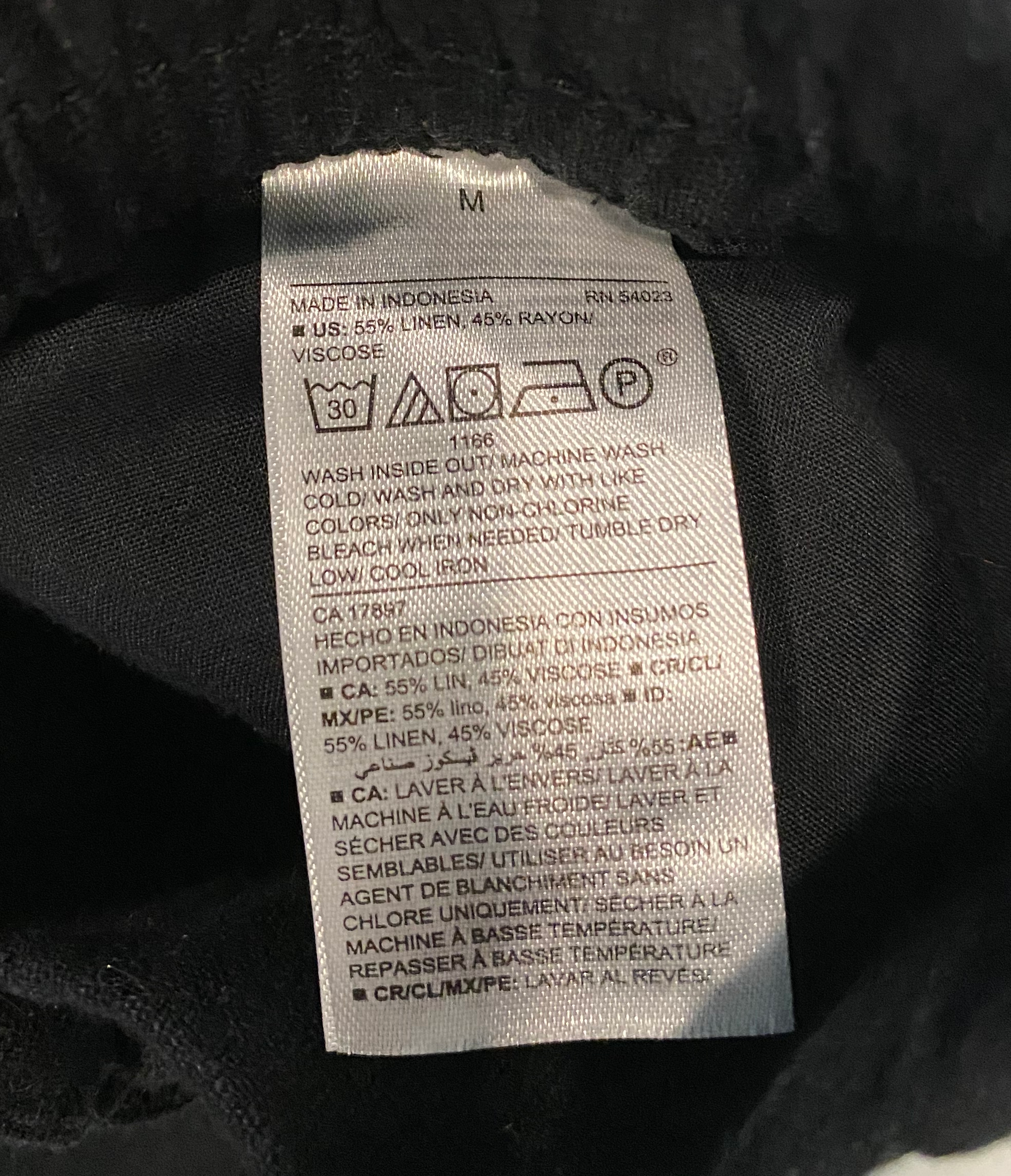 Old Navy Black Pull-On Pant Classic linen pants made flowy and soft with added rayon. The elastic drawstring waist and pockets makes these the "go to every time" pant!