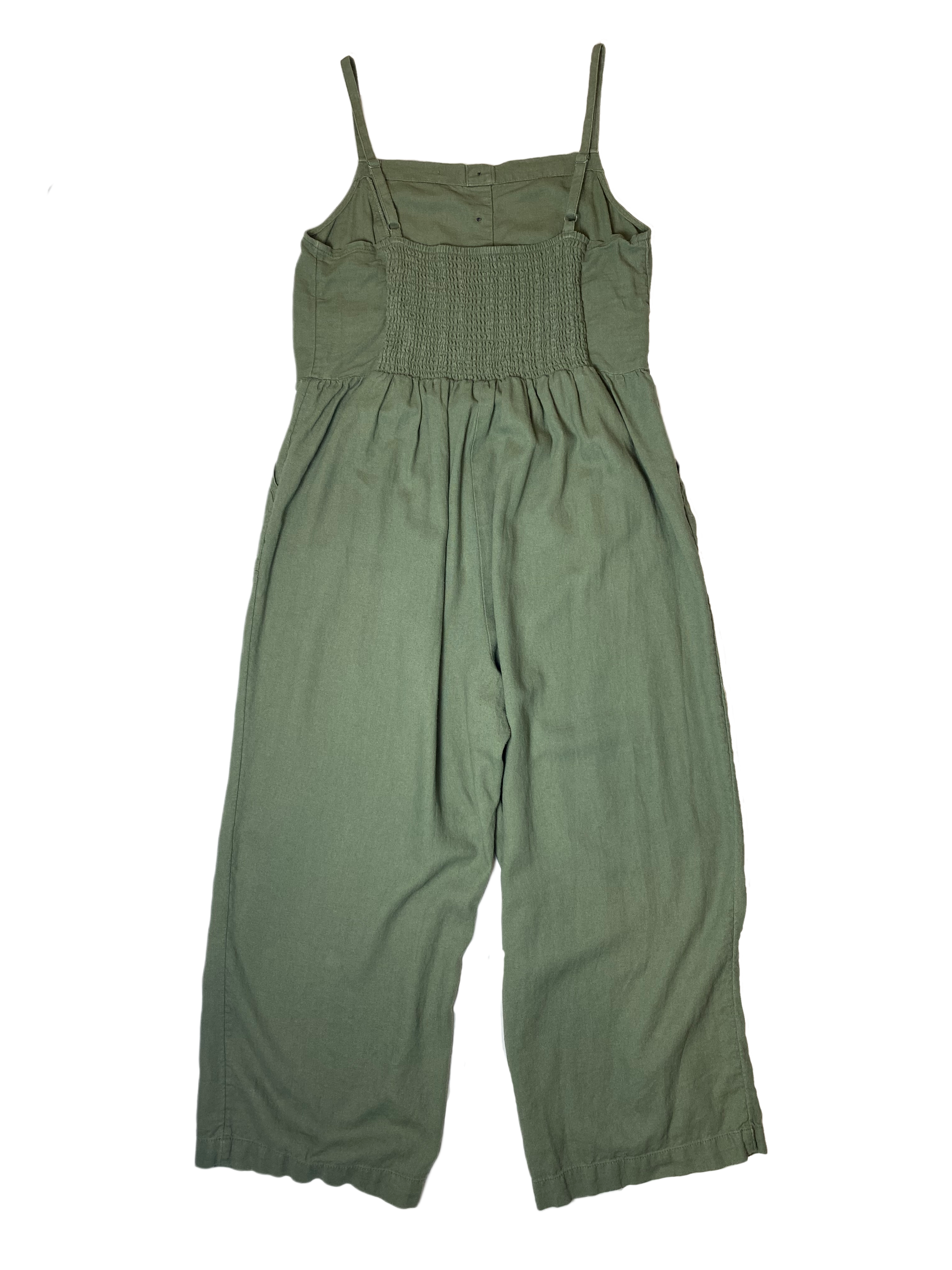 Old Navy Green Button Front Jumper with PocketsThis olive green jumper is a great neutral piece to wear year round. Add a long sleeve t-shirt underneath, a denim jacket and ankle boots for chillier days or just tNavy Green Button Front JumperJumpsuits & Rompers