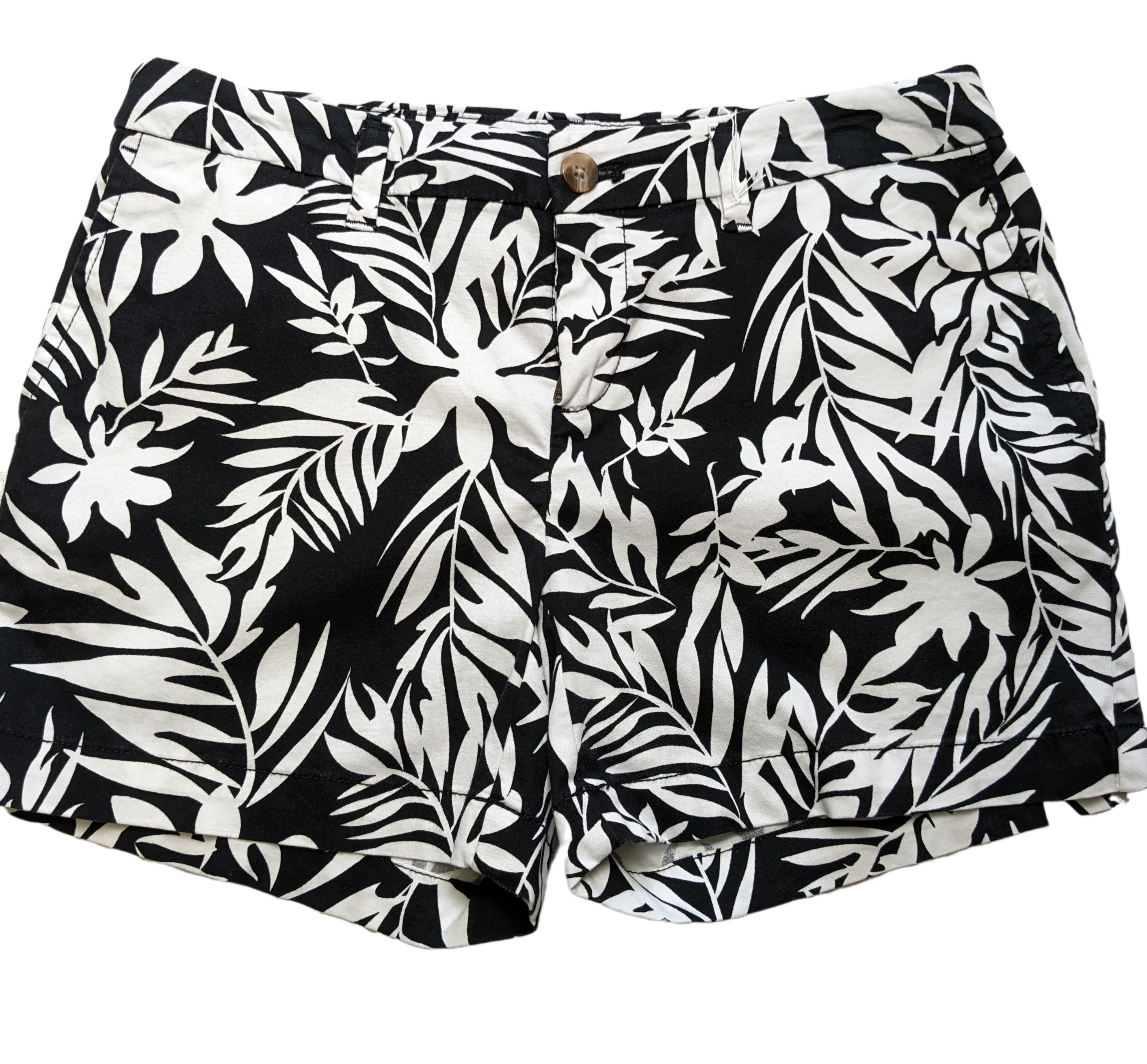 Faded Glory Tropical Print Shorts  Faded Glory black and white tropical print zip front shorts with pockets