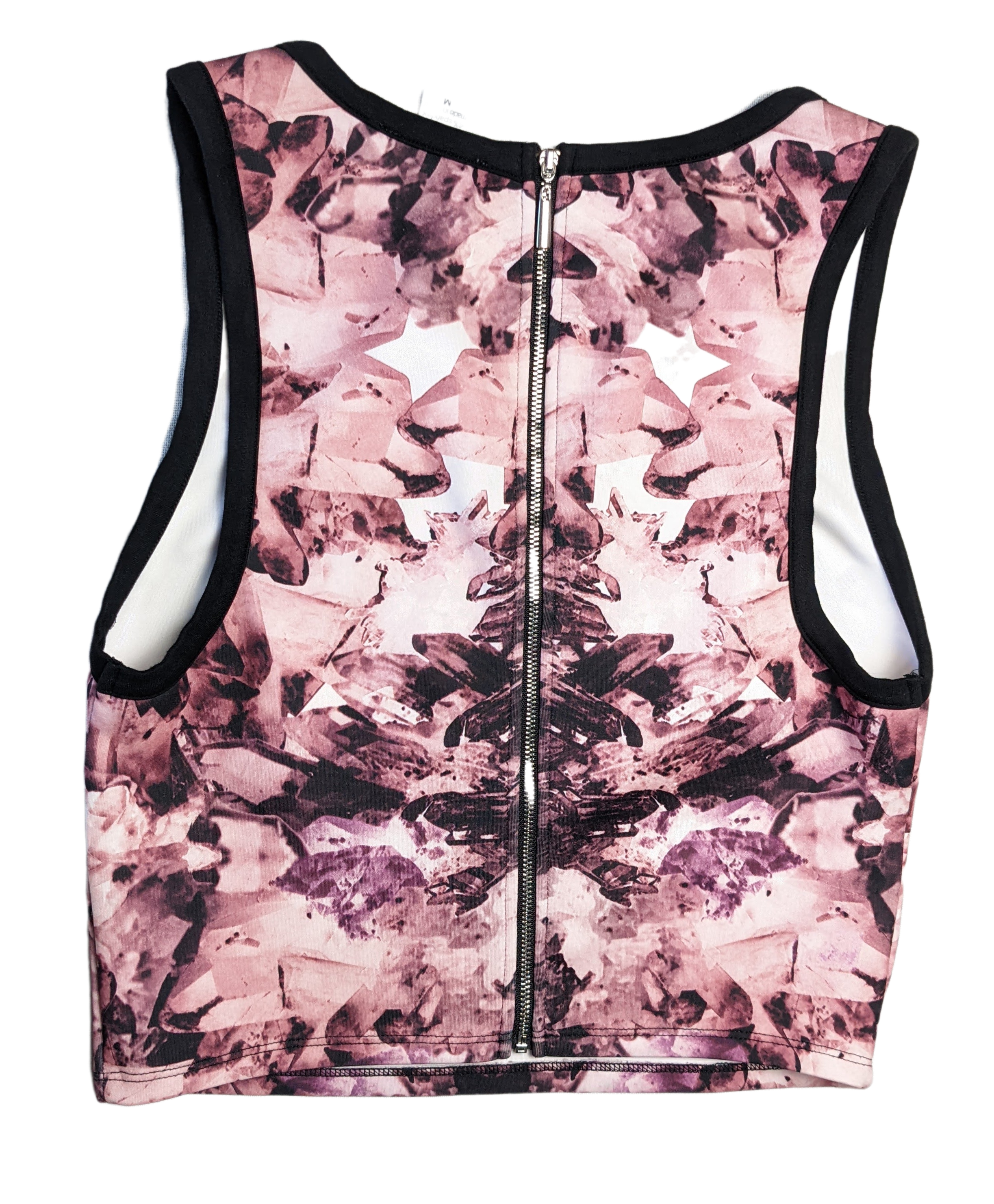 Bar III Scuba Floral Print Cropped Tank with Back ZipThis is a great tank to layer under a denim jacket with a pair of high waisted leggings!  Or, wear this with shorts and sandals in warmer weather.  Either way, you w