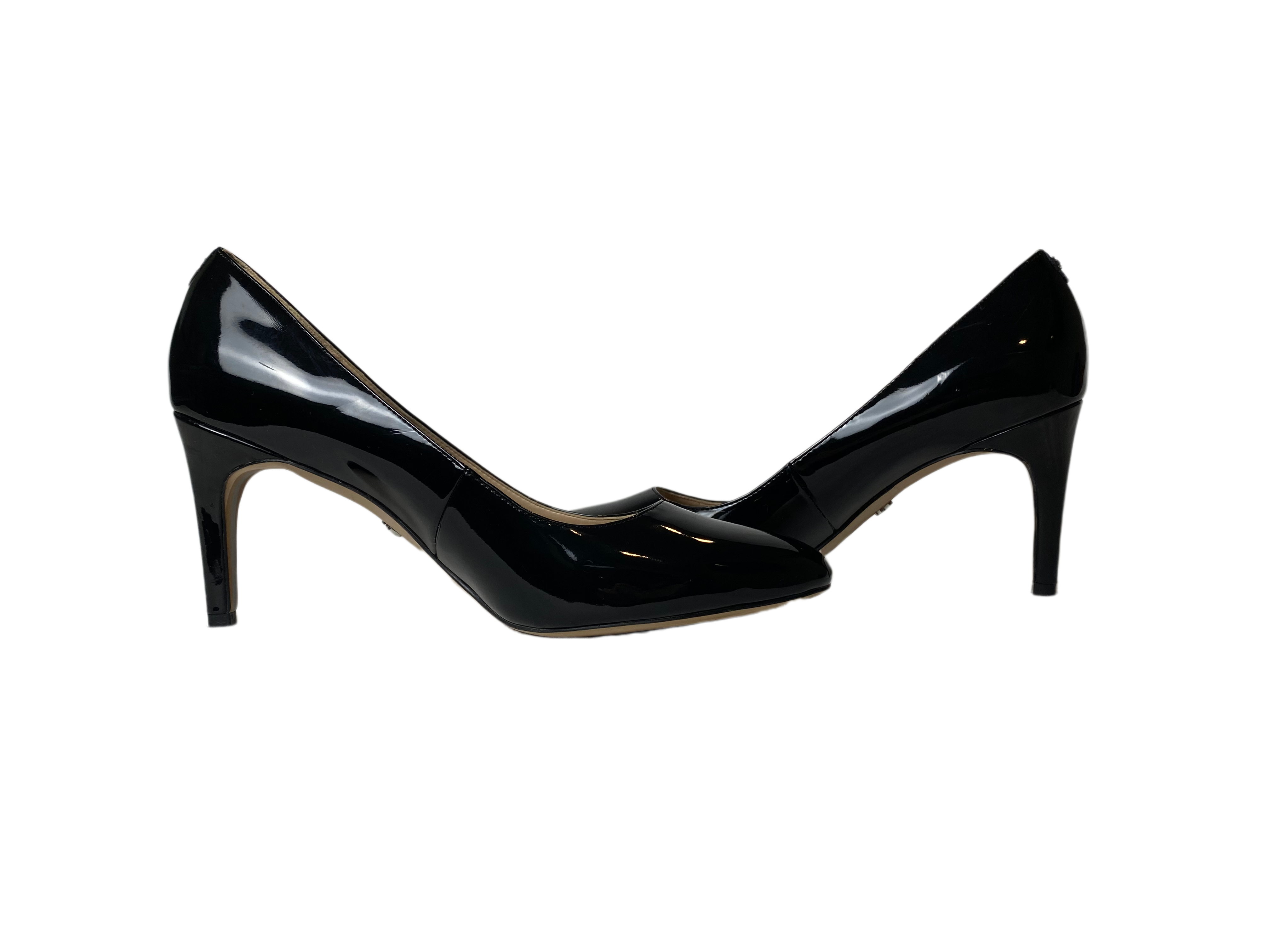 Sam Edelman Black Paten Leather Round Toe PumpsSuch great classic black pumps! These shoes will go with everything from your favorite little black dress to those perfectly worn in jeans.