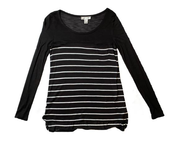 Kenar Black and White Stripe Long Sleeve Top  This Kenar top is a must-have for any fashion-forward individual! Its classic black and white stripes add a touch of so