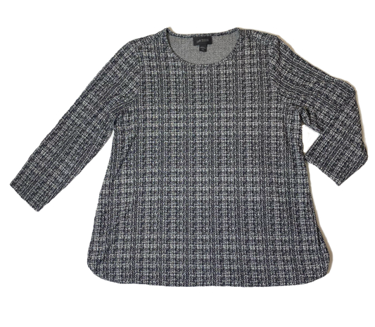 J Jill Black and White Plaid Shirt J Jill Wearever Collection plaid shirt.
This is a great basic shirt to wear with jeans or slacks.